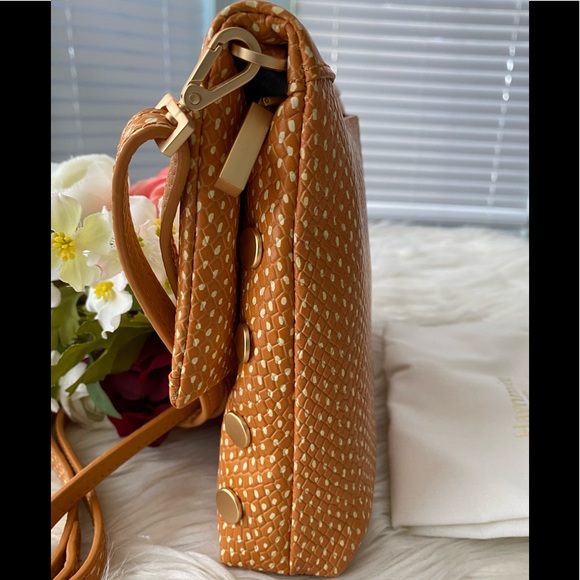 - NWT Hammitt VIP | Apricot Tan Snake/Brushed Gold | Med - Picture 7 of 12